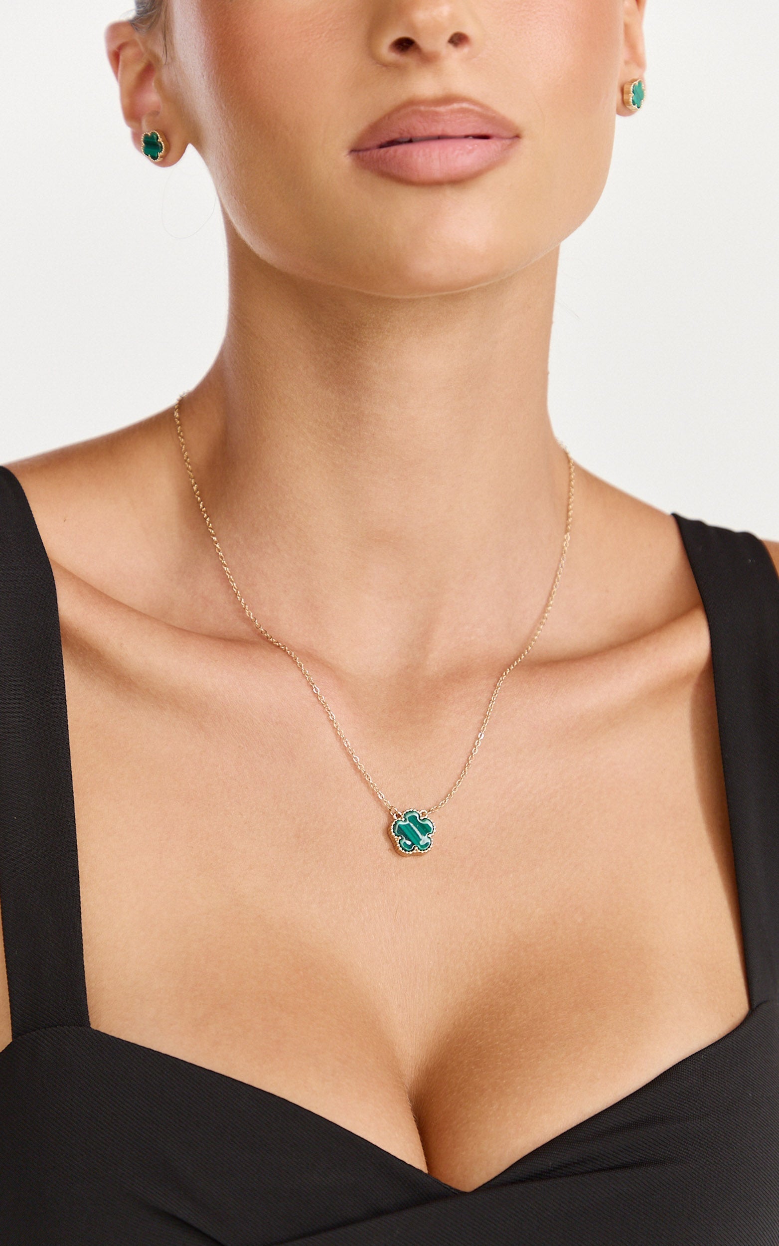 Britt Clover Pendant Necklace in Gold/Green