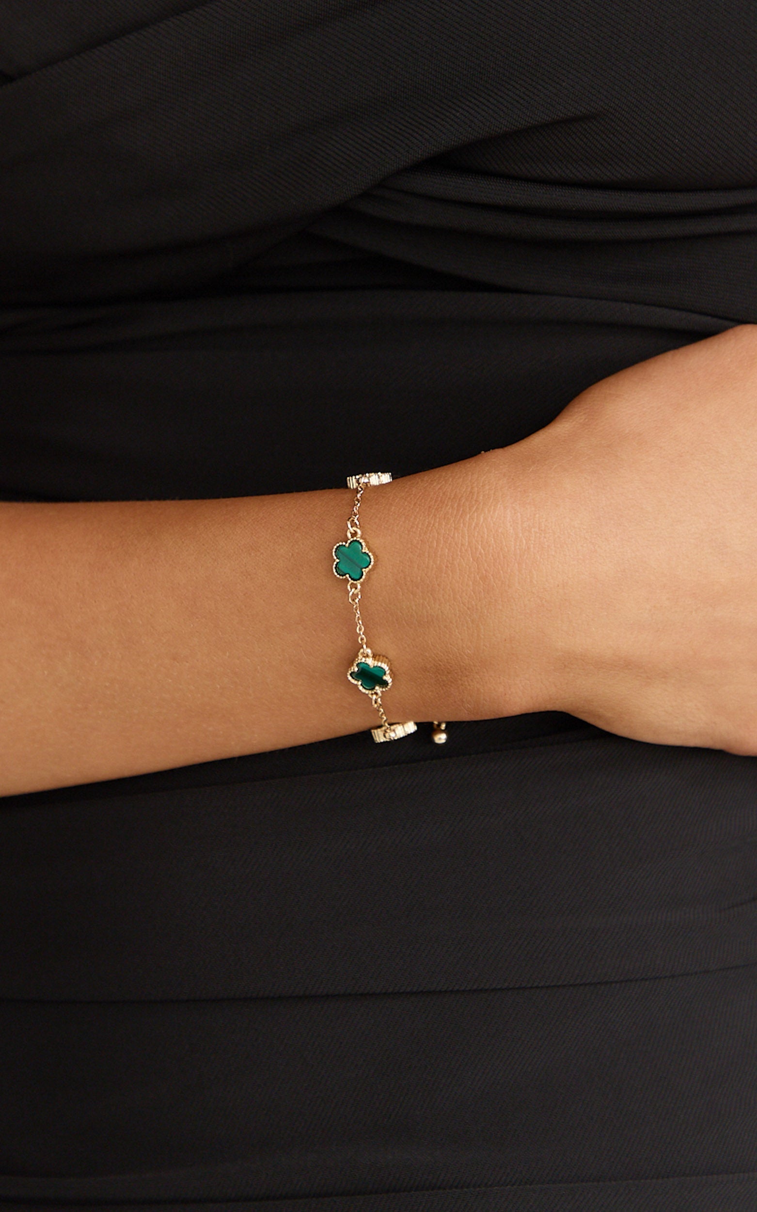 Britt Bracelet - Multi Clover Bracelet in Gold/Green