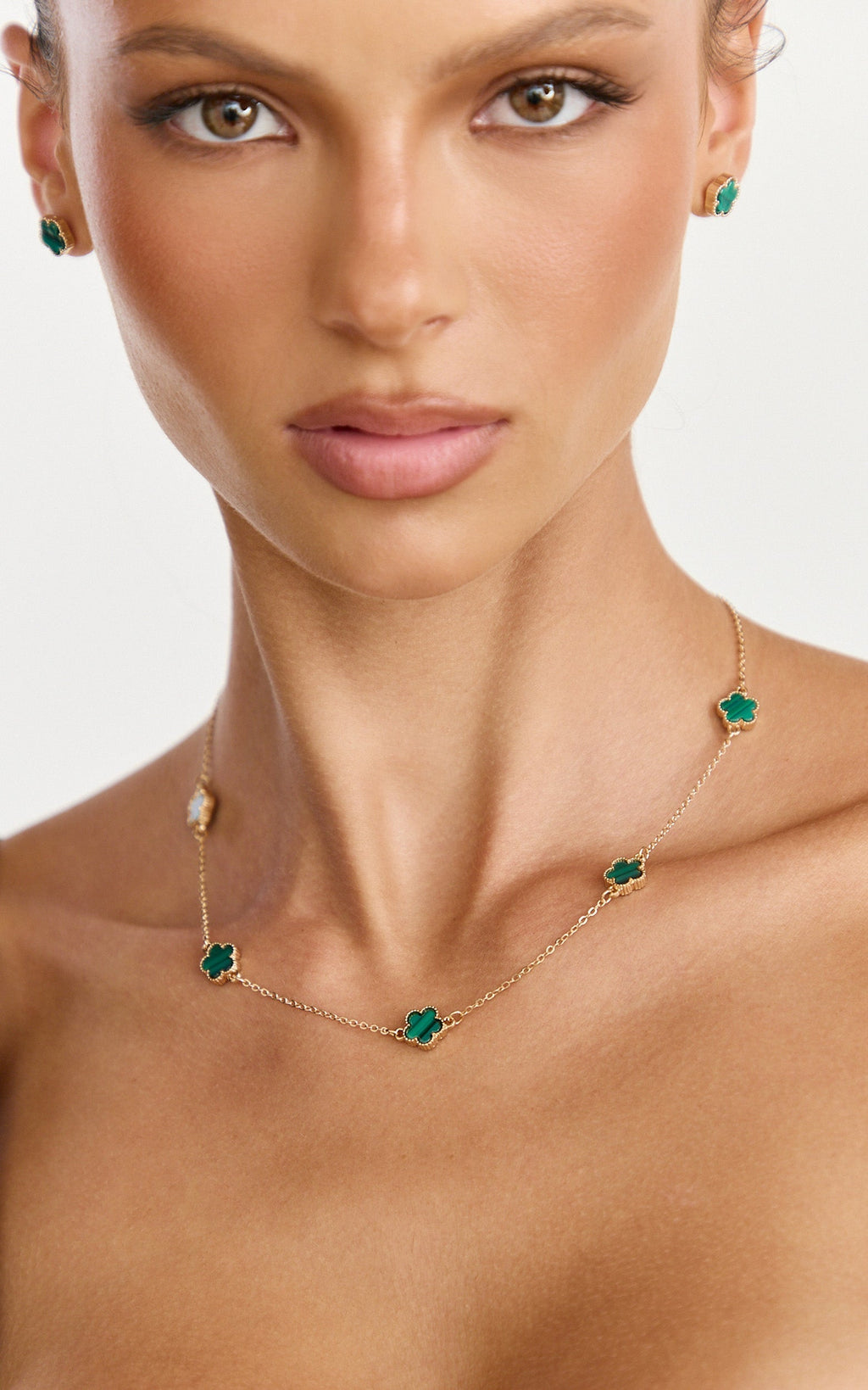 Britt Necklace - Multi Clover Pendant Necklace in Gold/Green