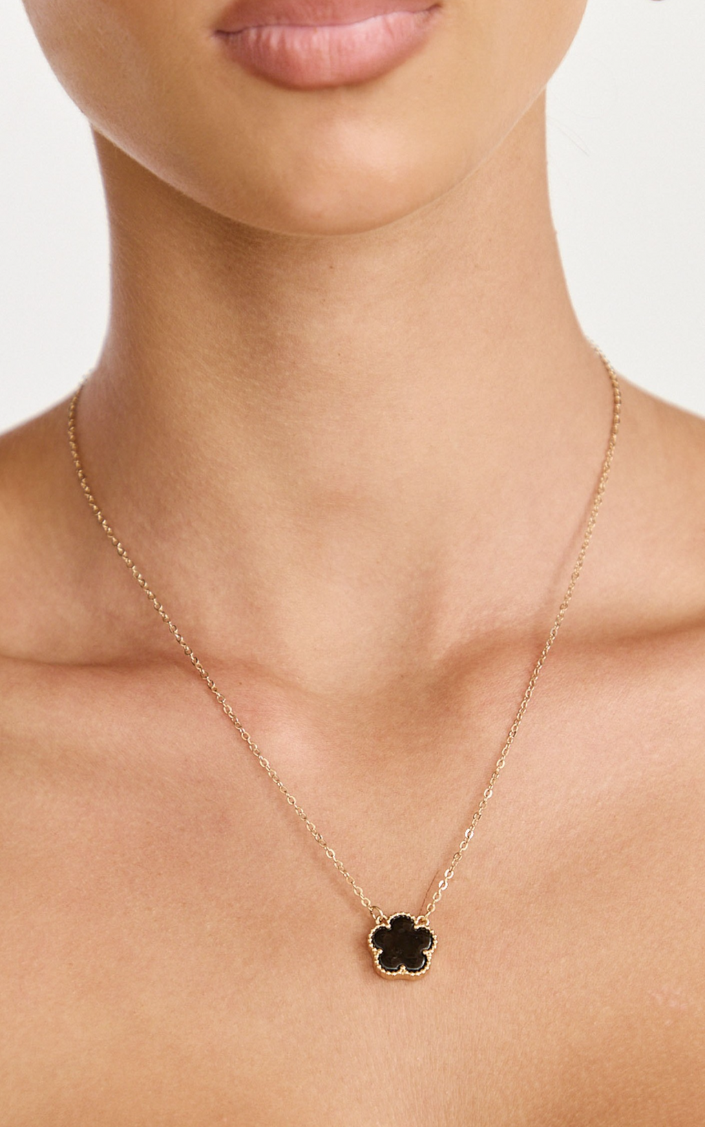 Britt Clover Pendant Necklace in Gold/Black