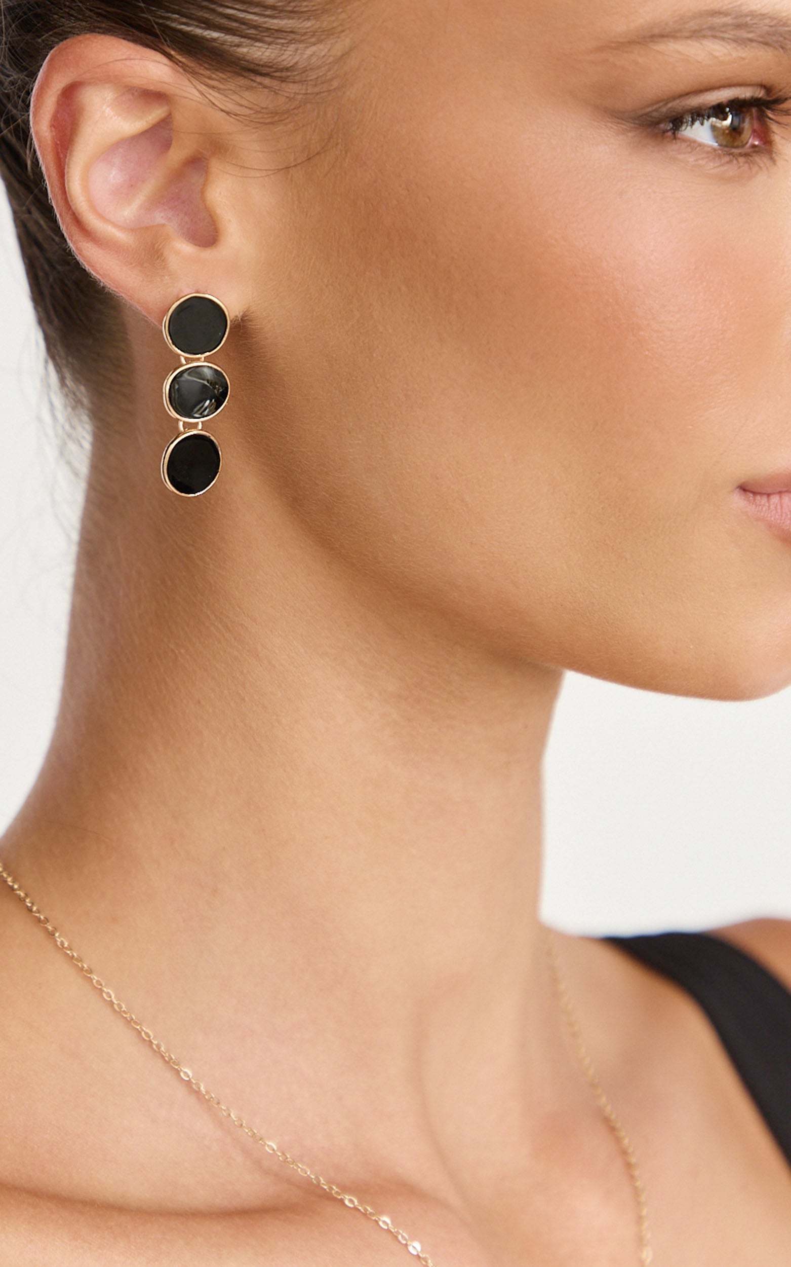 Becca Earrings - Drop Earrings in Gold/Black