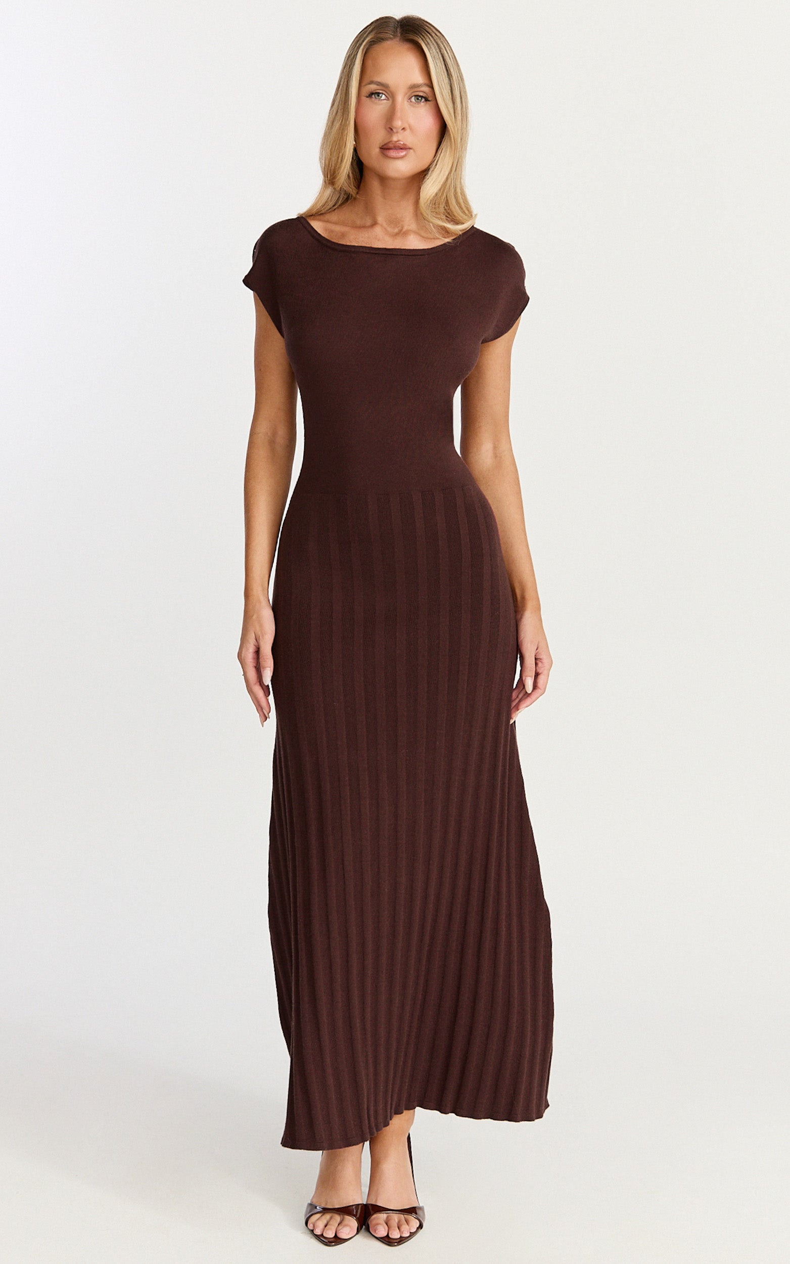 Jadey Midi Dress - Cap Sleeve Pleated Dress in Chocolate