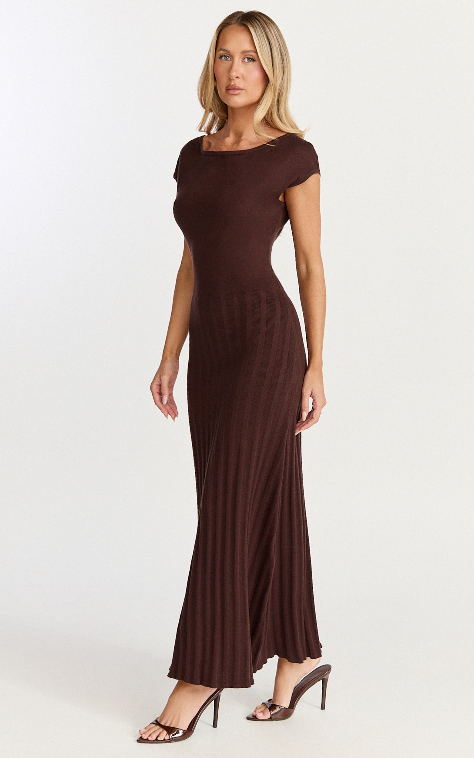 Jadey Midi Dress - Cap Sleeve Pleated Dress in Chocolate