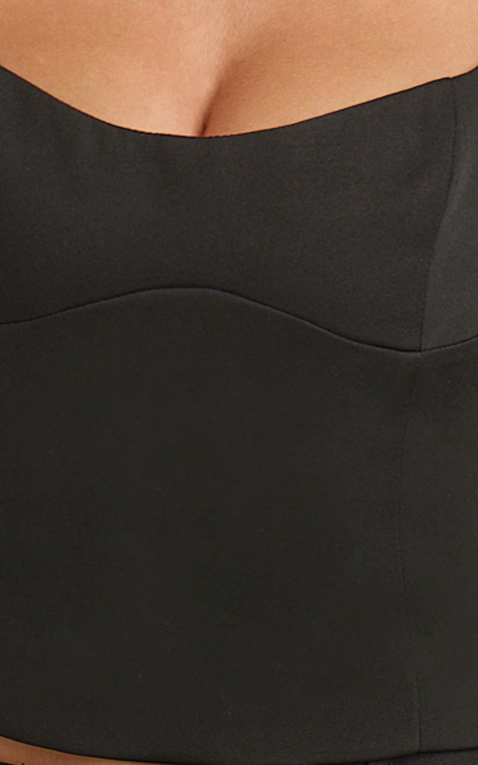 Isla Top - Scoop Neck Top in Black