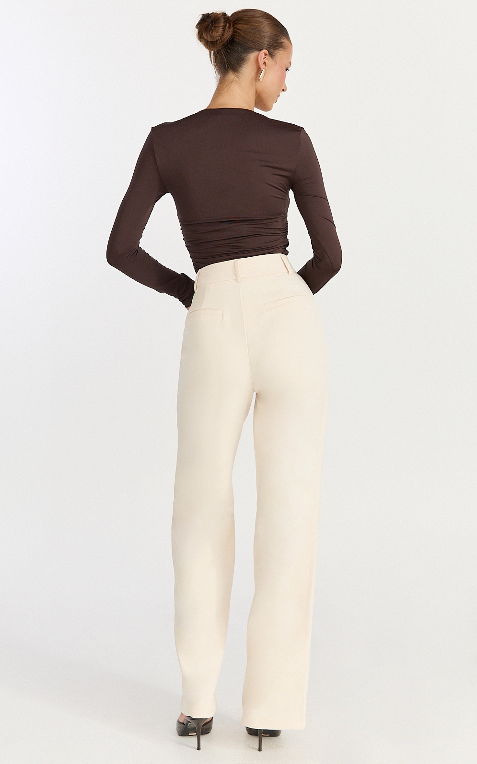 Seraphina Top - Long Sleeve Square Neck Gathered Waist Top in Chocolate