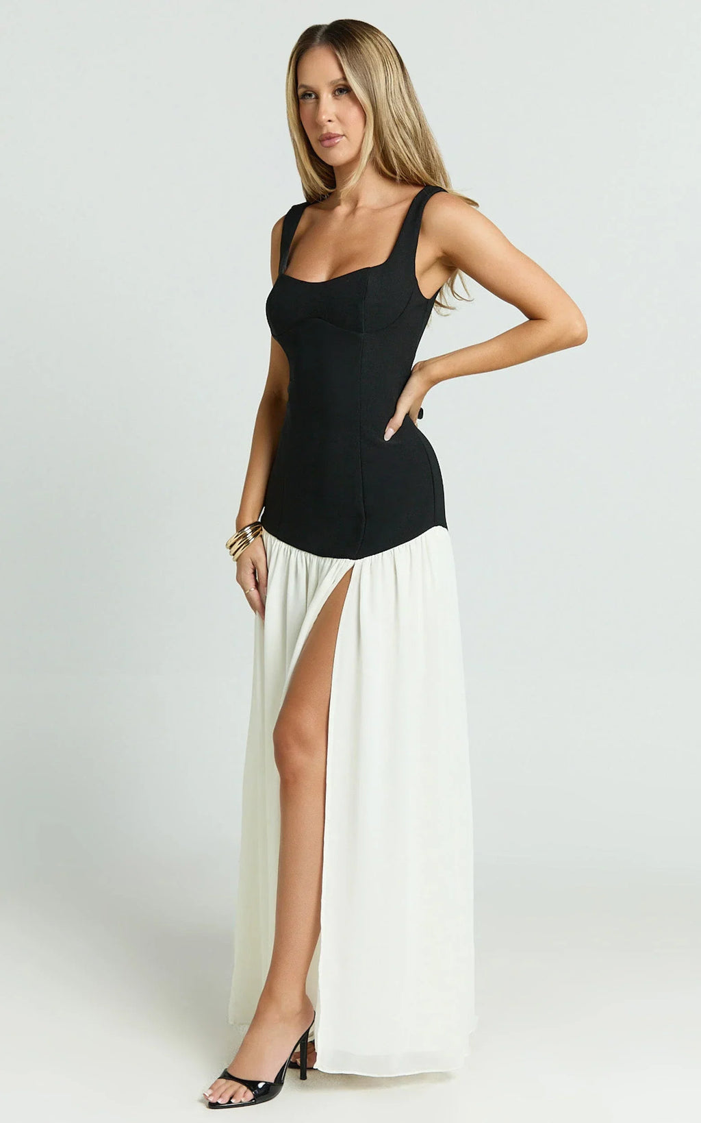 Hilary Maxi Dress - Contrast Sweetheart Bodice Fit And Flare Dress in Black
