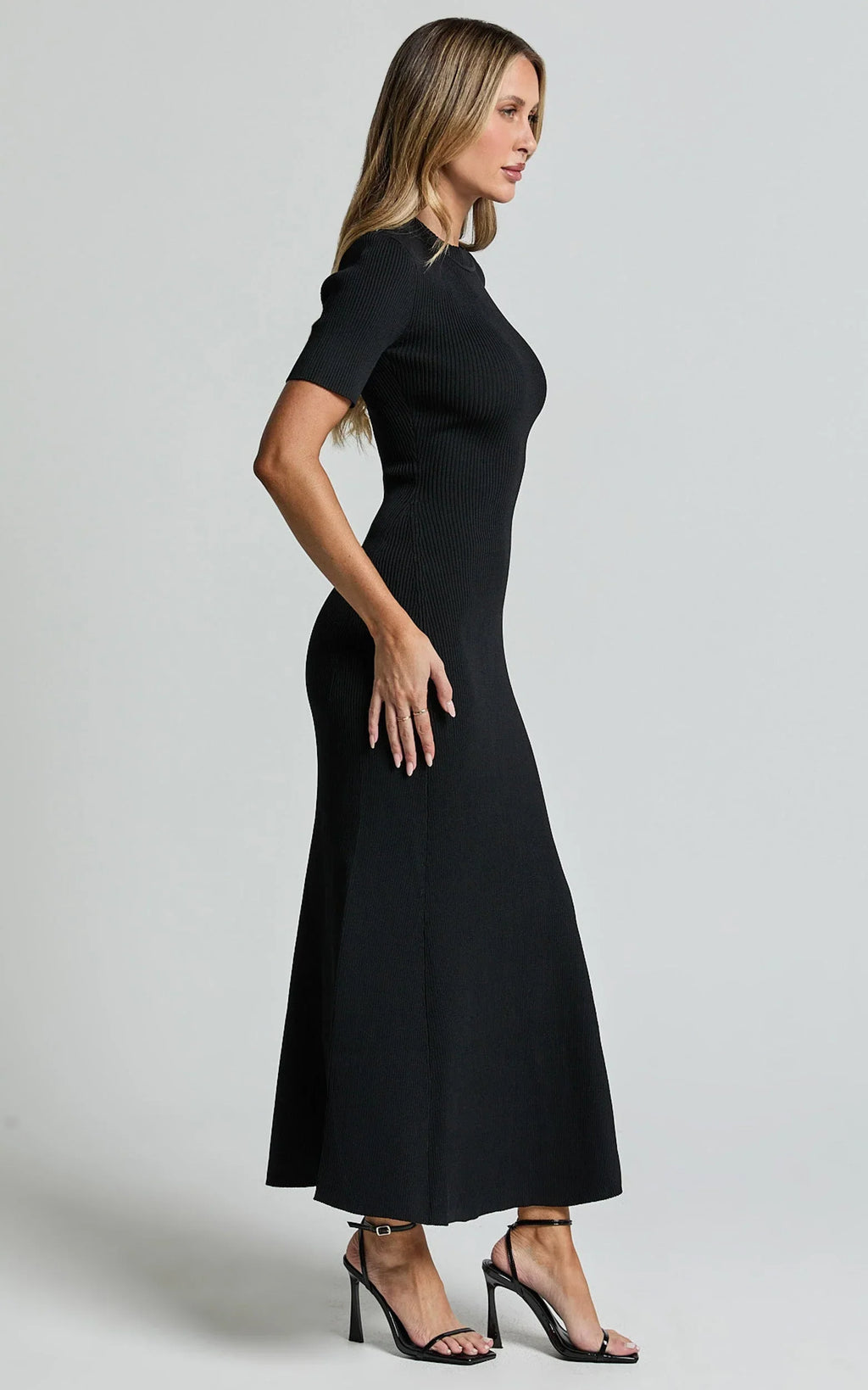 Lanie Midi Dress - Knitted Crew Neck Short Sleeve Dress in Black