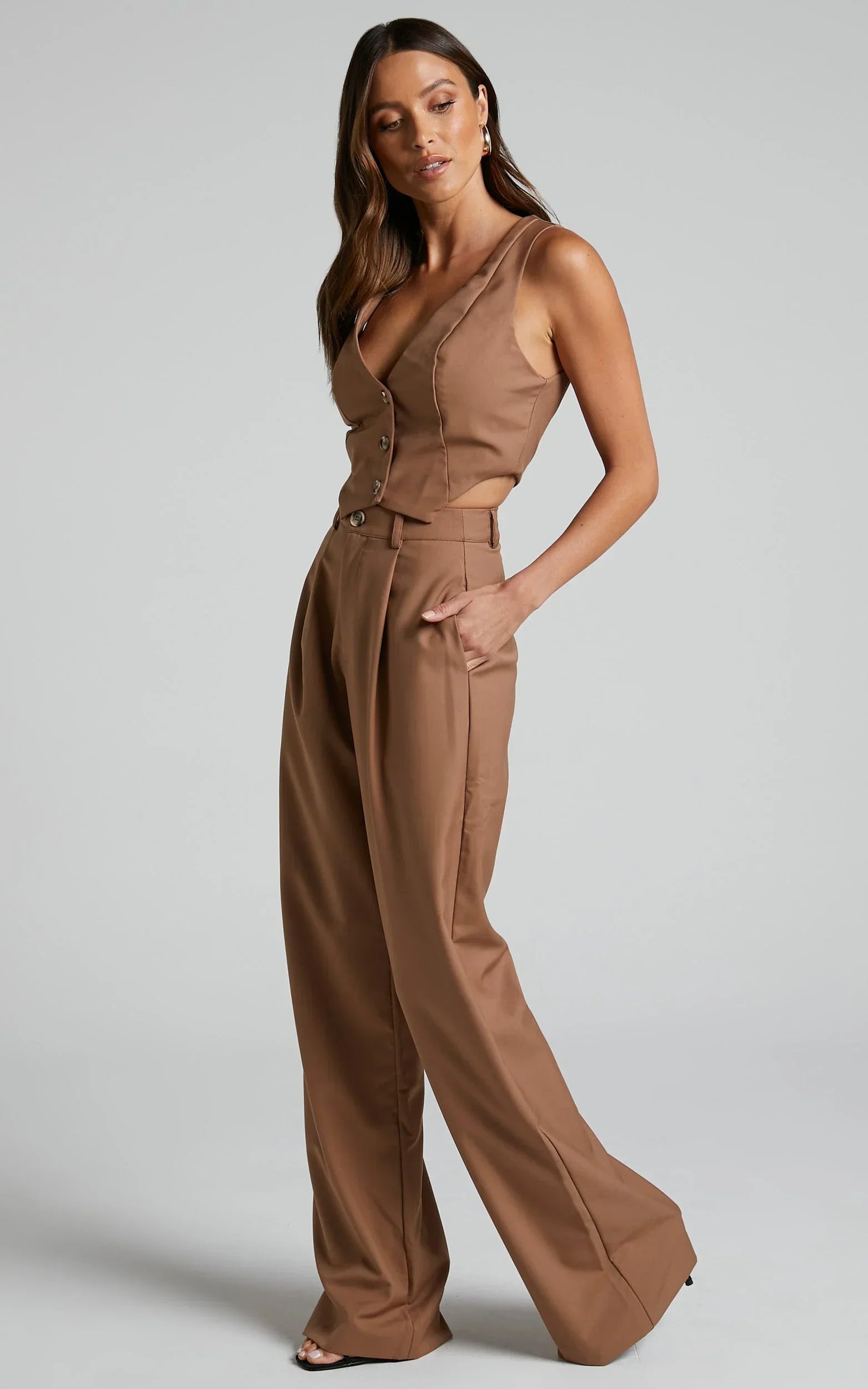 Izara Trousers - Mid Rise Relaxed Straight Leg Tailored Trousers in Mocha