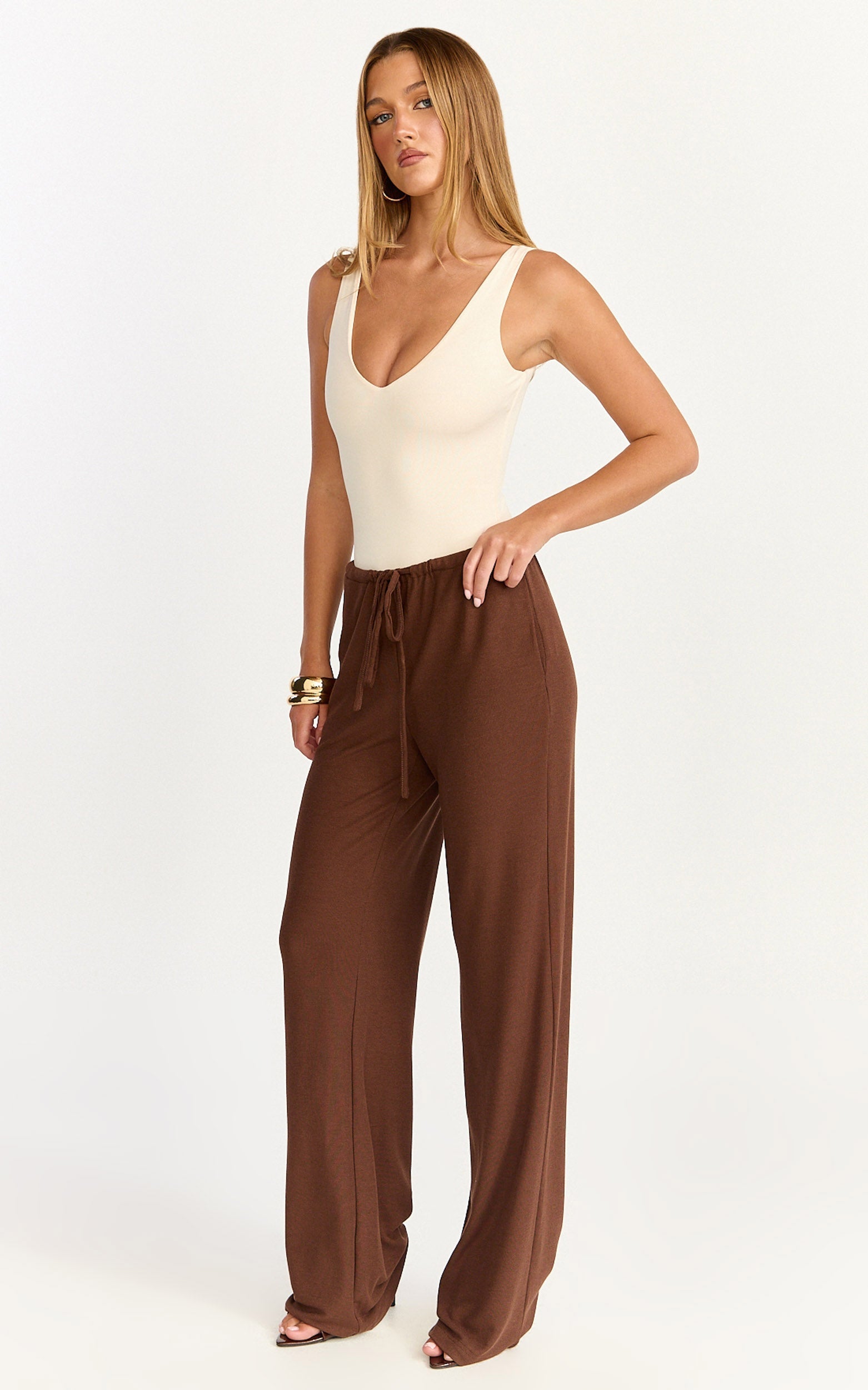 Astrid Pants - Low Waist Wide Leg Pants in Chocolate