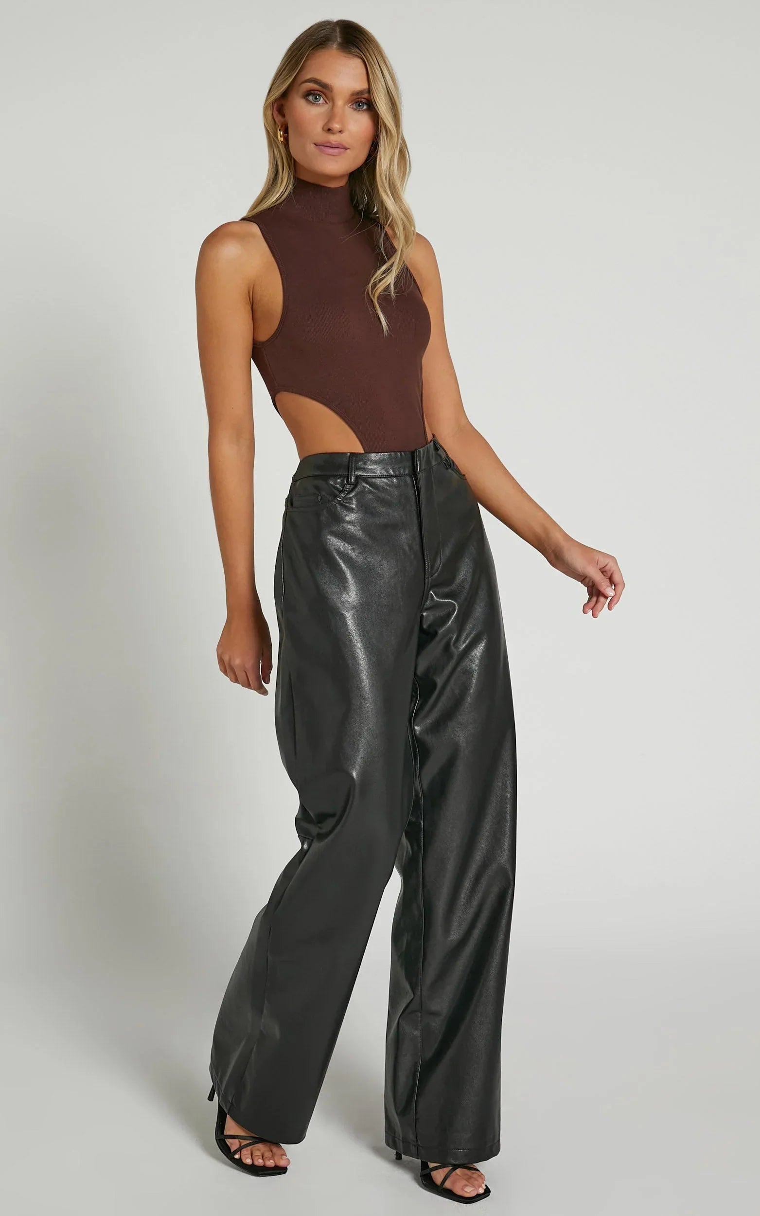 Edzelith - Mid Rise Faux Leather Relaxed Pant in Black
