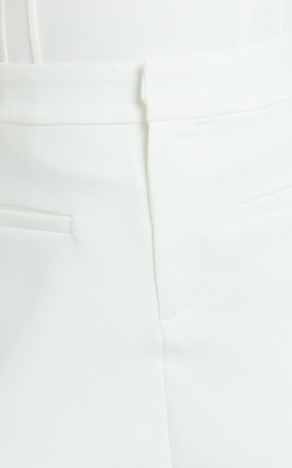 Berkley Skort - Contrast Trim Front Pocket Skort in Off White