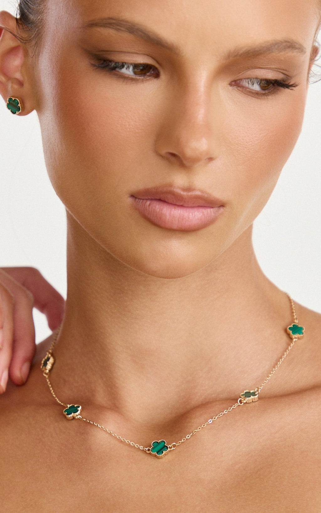 Britt Necklace - Multi Clover Pendant Necklace in Gold/Green