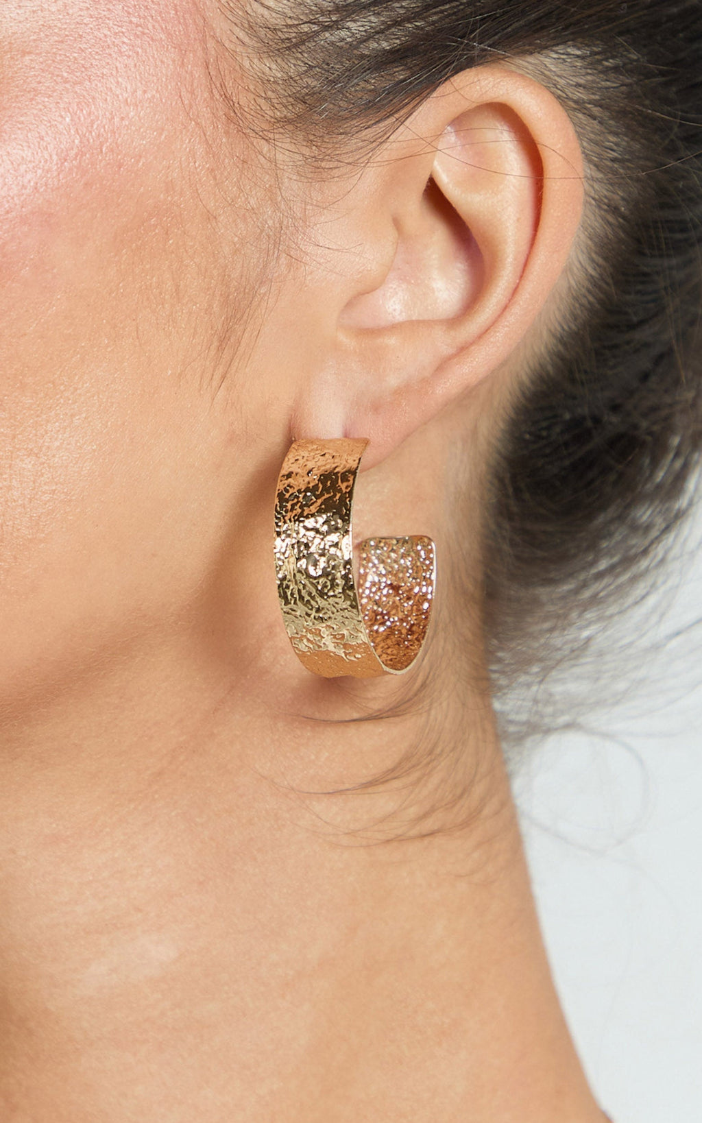Carli Textured Hoop Earrings in Gold