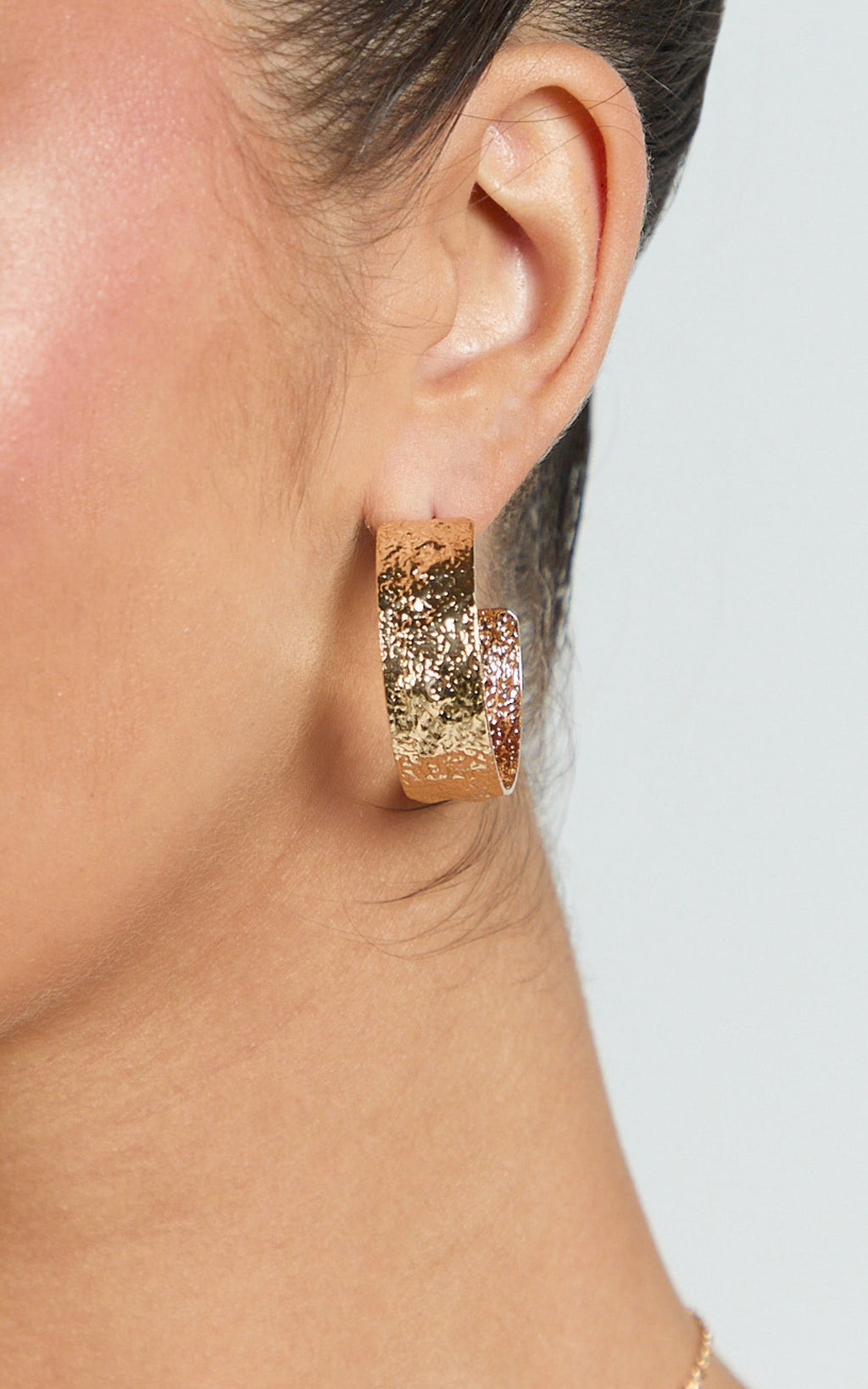 Carli Textured Hoop Earrings in Gold