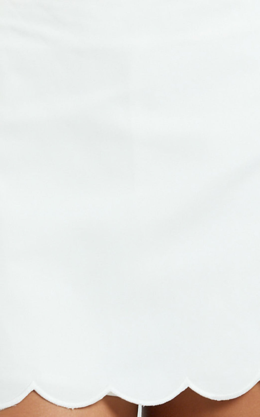 Lila Skort - Scallop Hem Mini Skort in Plain Cream