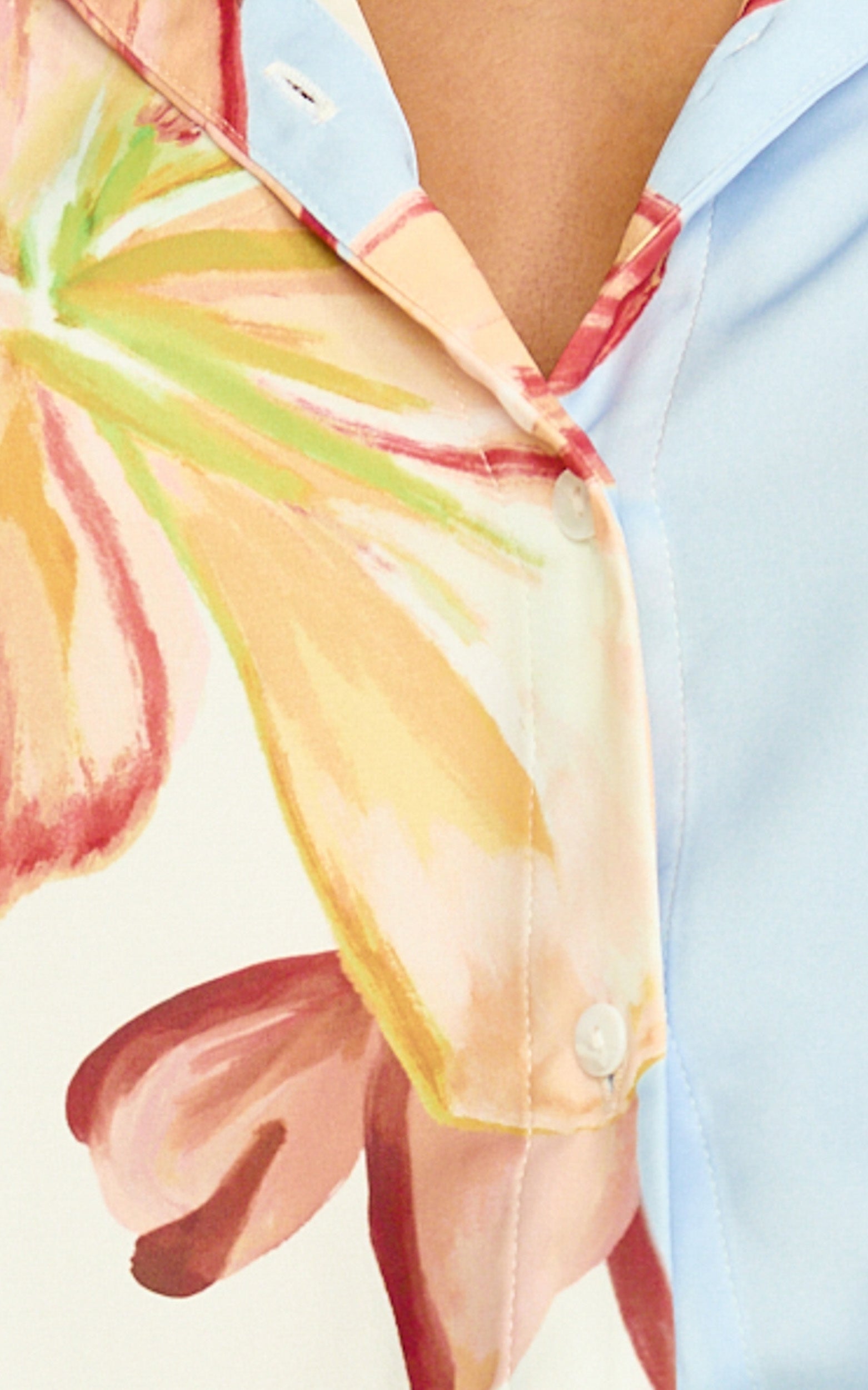 Robyn Shirt - Button Front Short Sleeve Shirt in Retro Flower Border Print