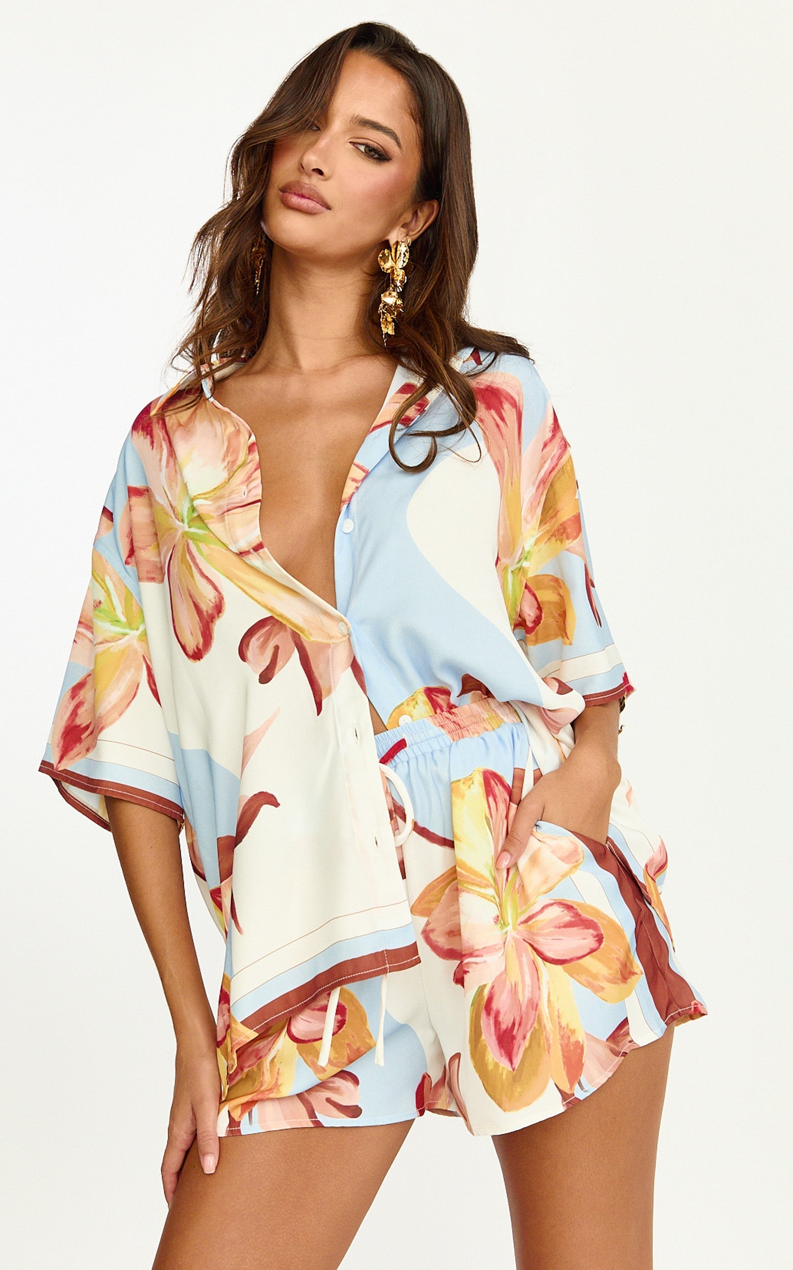 Robyn Shirt - Button Front Short Sleeve Shirt in Retro Flower Border Print
