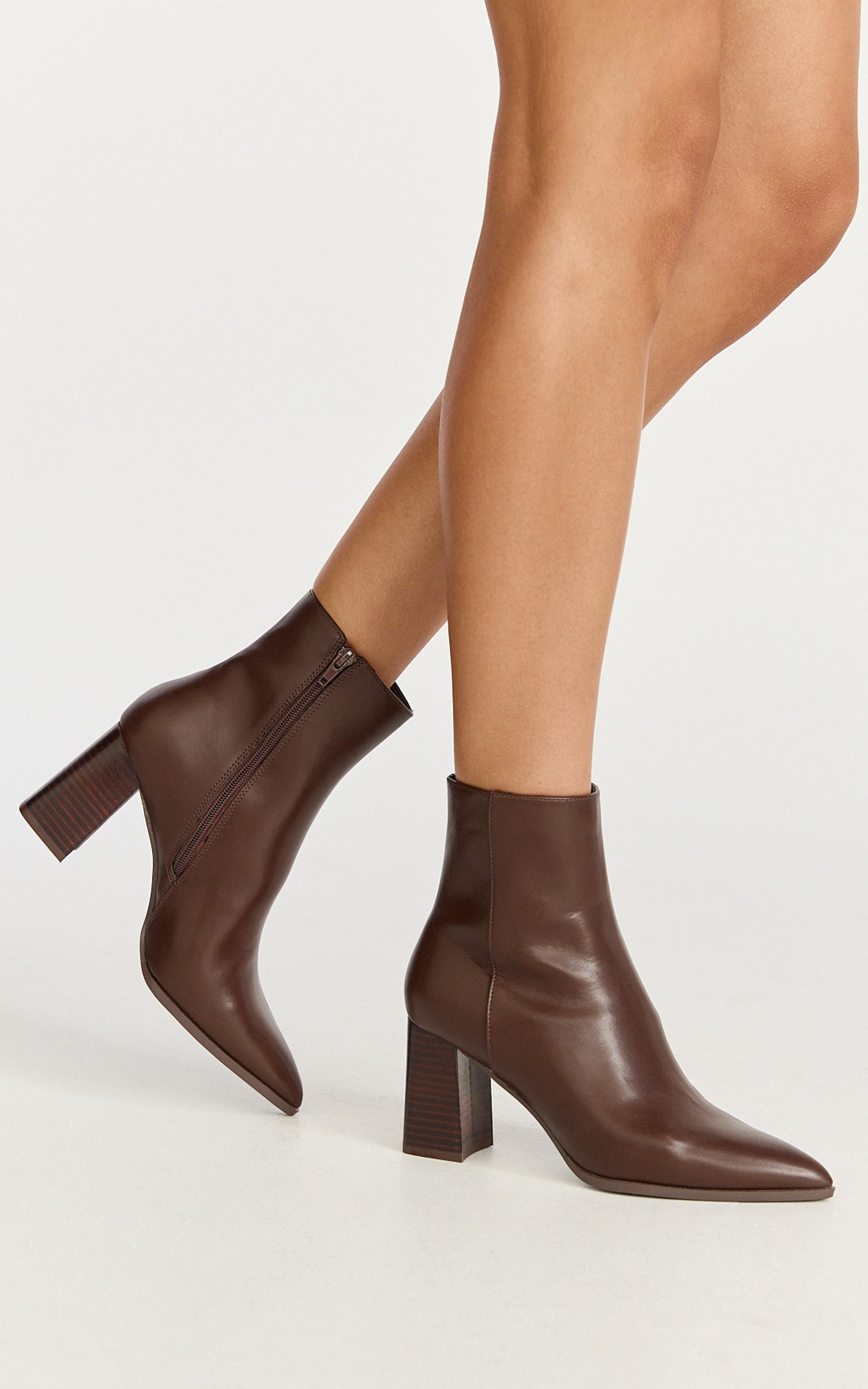 Verali - Maxine Boots in Chocolate