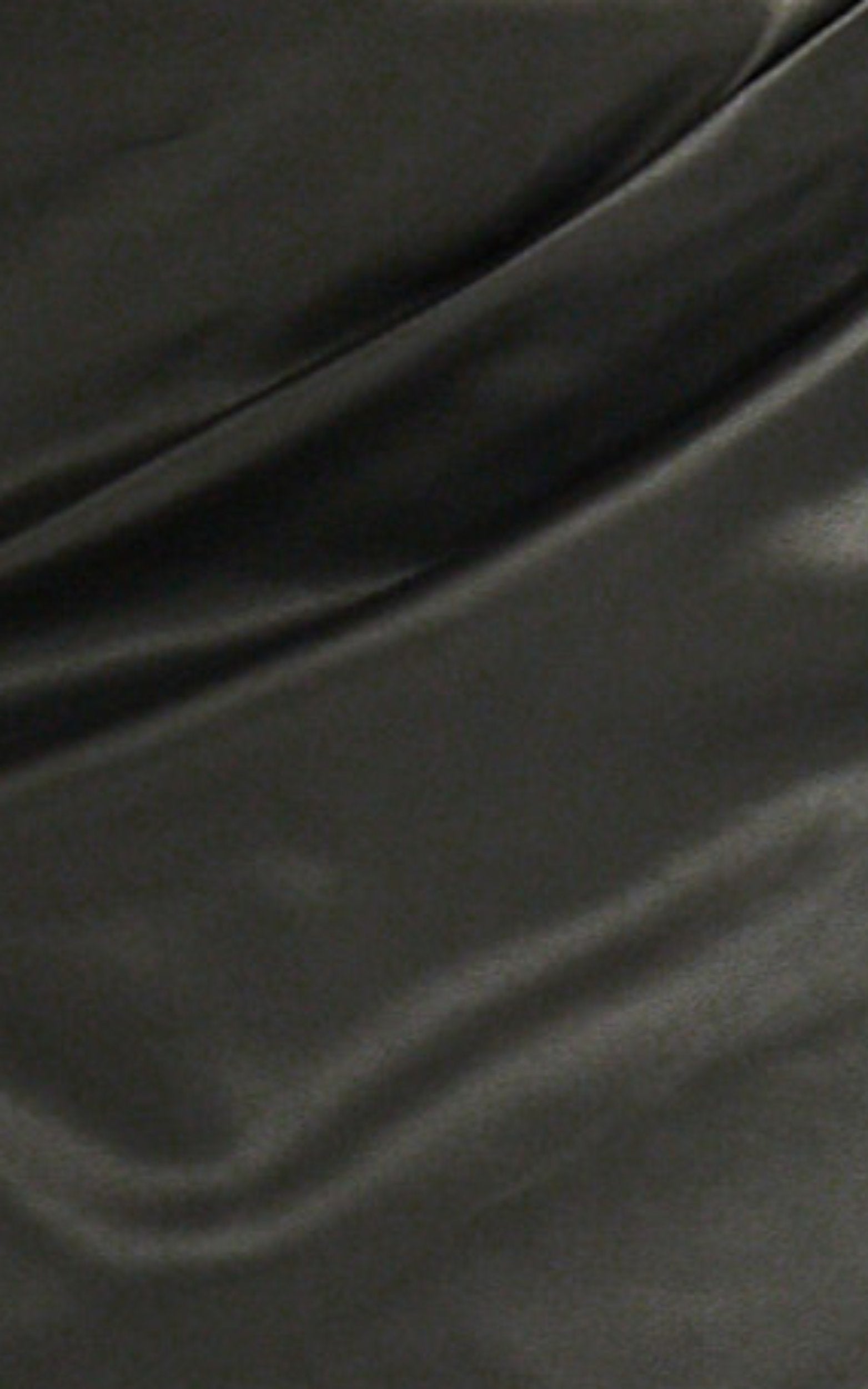 Patricia Mini Skirt - Mid Rise Fitted Patent Leather Skirt in Black